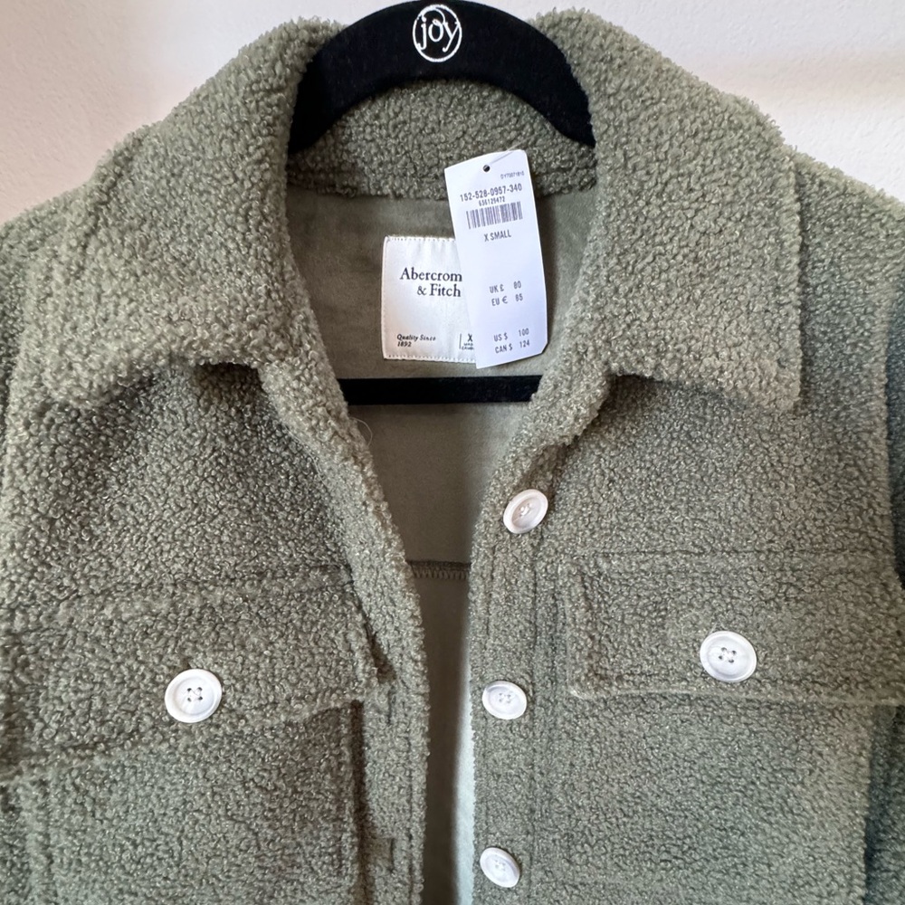 ABERCROMBIE & FITCH -  XS Olive Green Boucle shacket